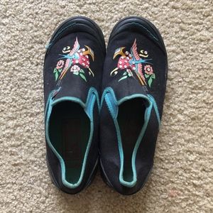 ROCKET DOG SLIDE ON TENNIS SHOE SOLD